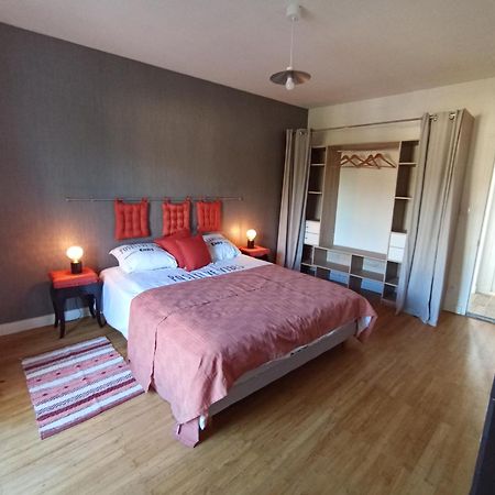 Ferienwohnung Au Bord De L'Eau Coulon Exterior foto
